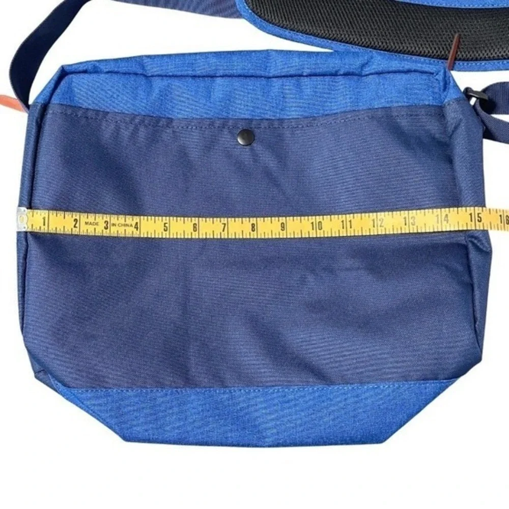 Lands End Everyday Messenger Bag Size 11x15 Laptop Inner Outer Pockets Utility‎